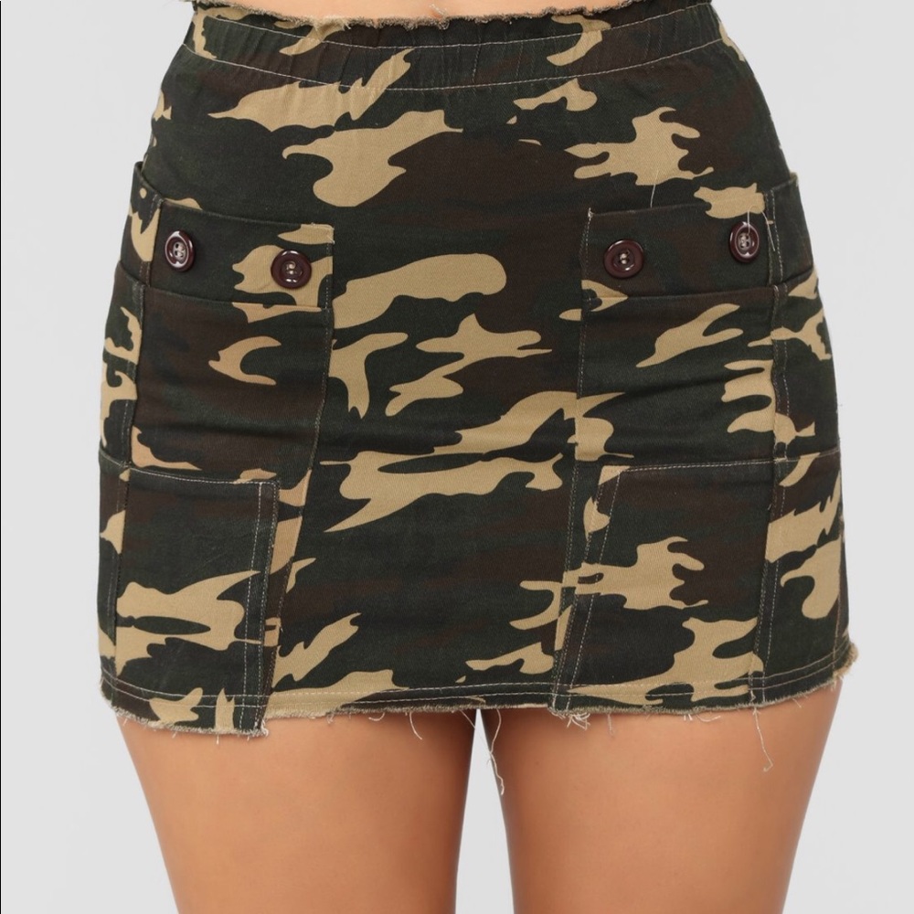 Camo mini skirt